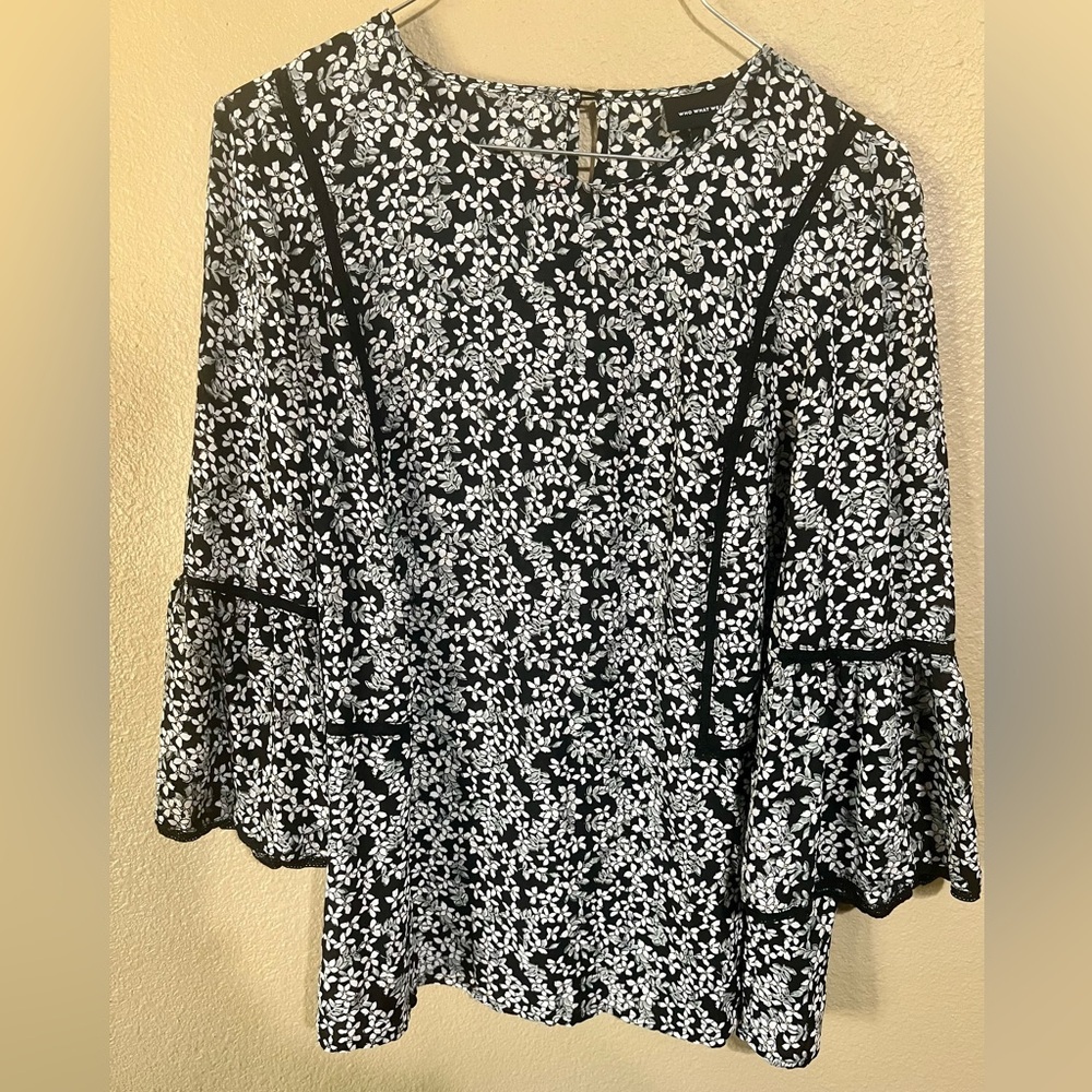 Who What Wear Floral Black & White Top Size M Boho Peasant Normcore